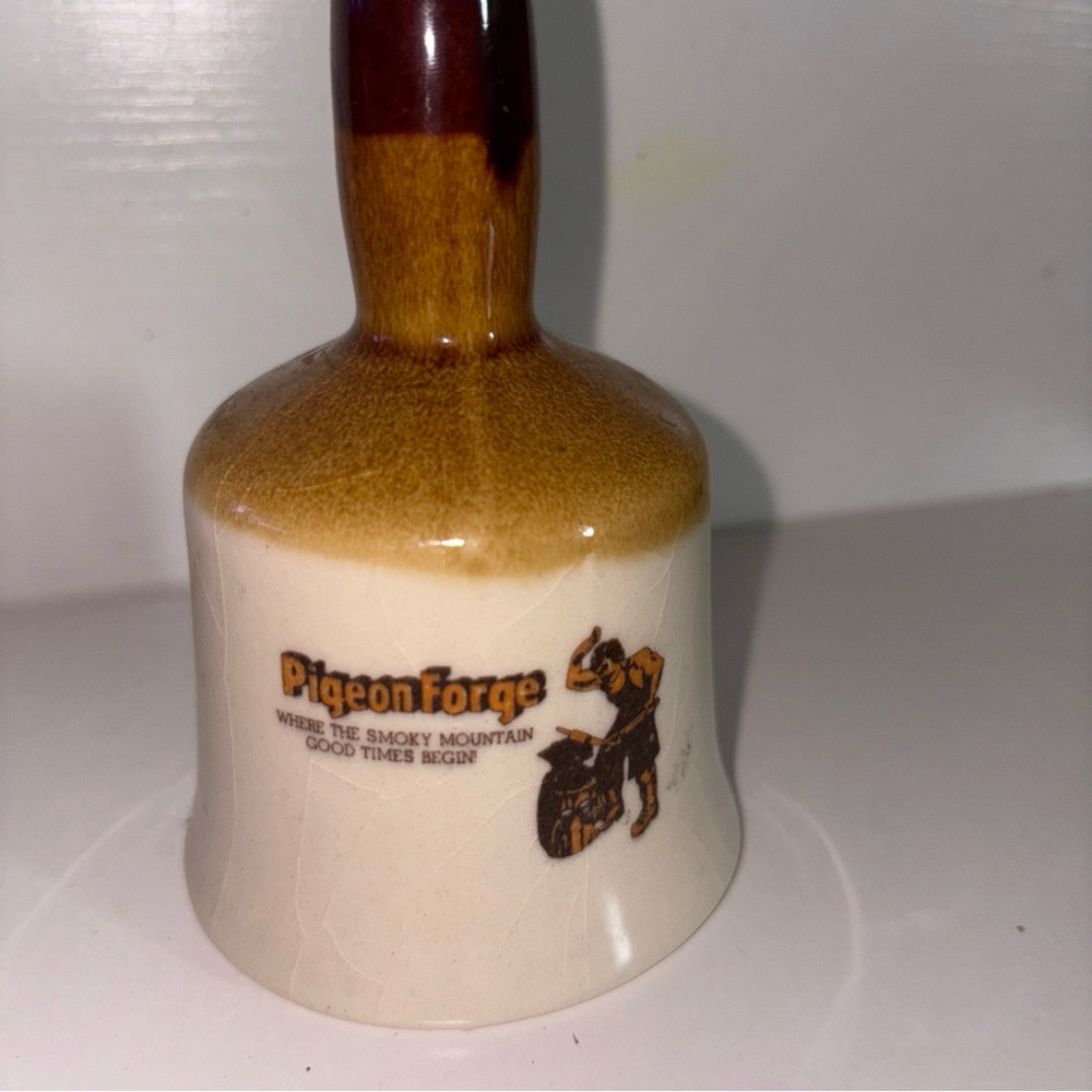 Small Pigeon Forge Ceramic Bell! dinners ready! #Kitchen#tenneesee#souvenir